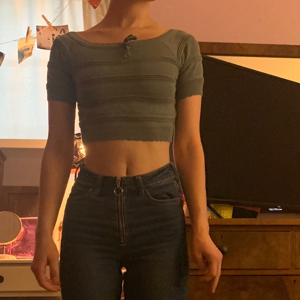 turquoise croptop